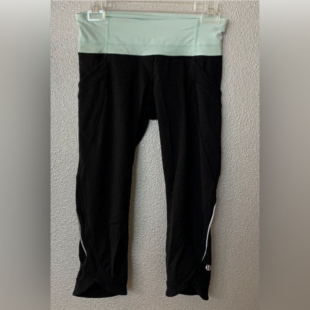 LULULEMON crop leggings mint waistband side pockets back & inside slip pockets